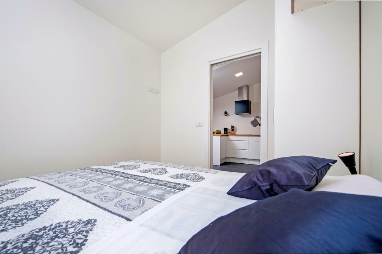 Lakovich Sea View Apartments Rovinj Exteriör bild